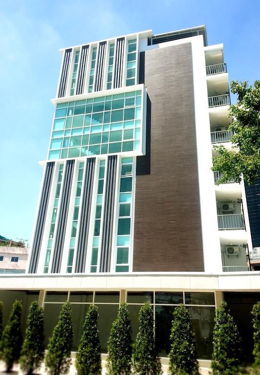 Wealth 30Th Hotel Bangkok Buitenkant foto